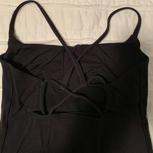 black lululemon detailed tank top